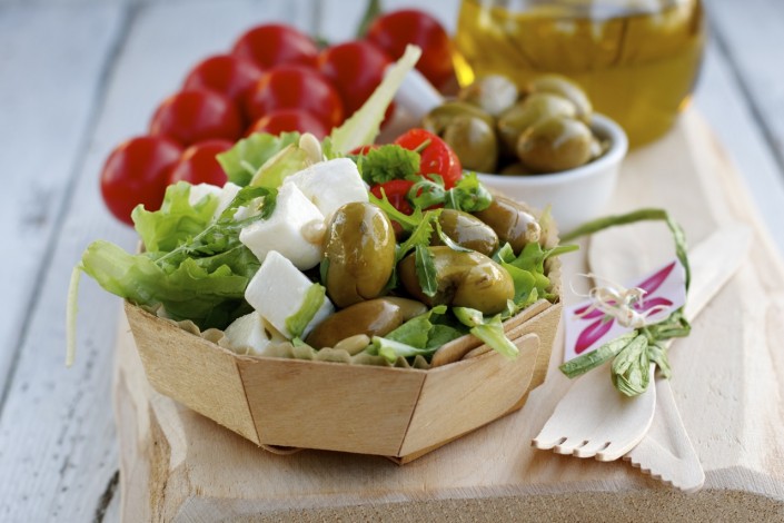 salade feta olives vertes tomates cerises rouge basilic